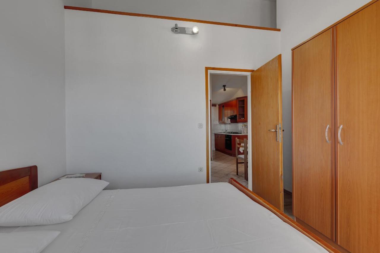 Apartments Tihomir Musac Omis Bagian luar foto