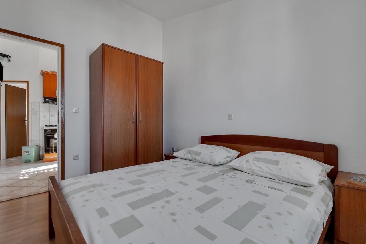 Apartments Tihomir Musac Omis Bagian luar foto