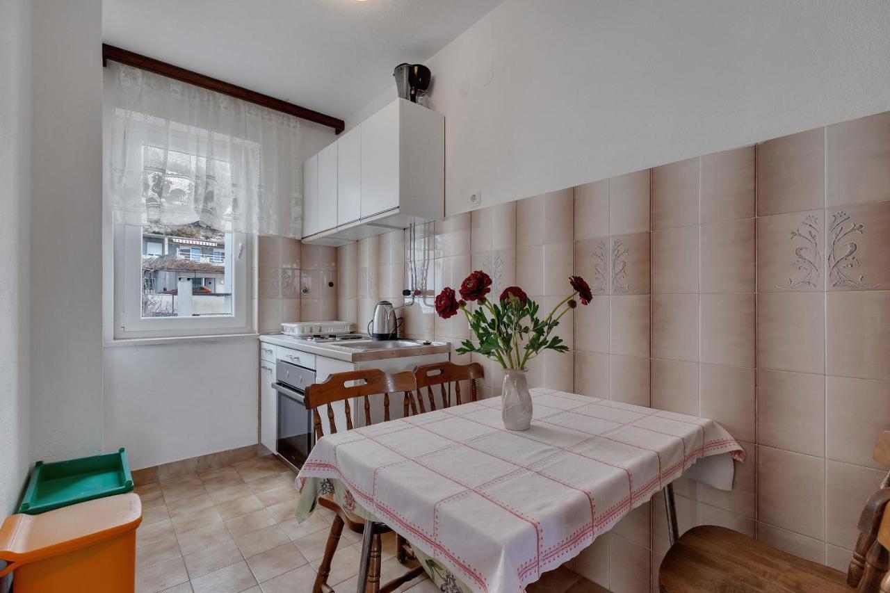 Apartments Tihomir Musac Omis Bagian luar foto
