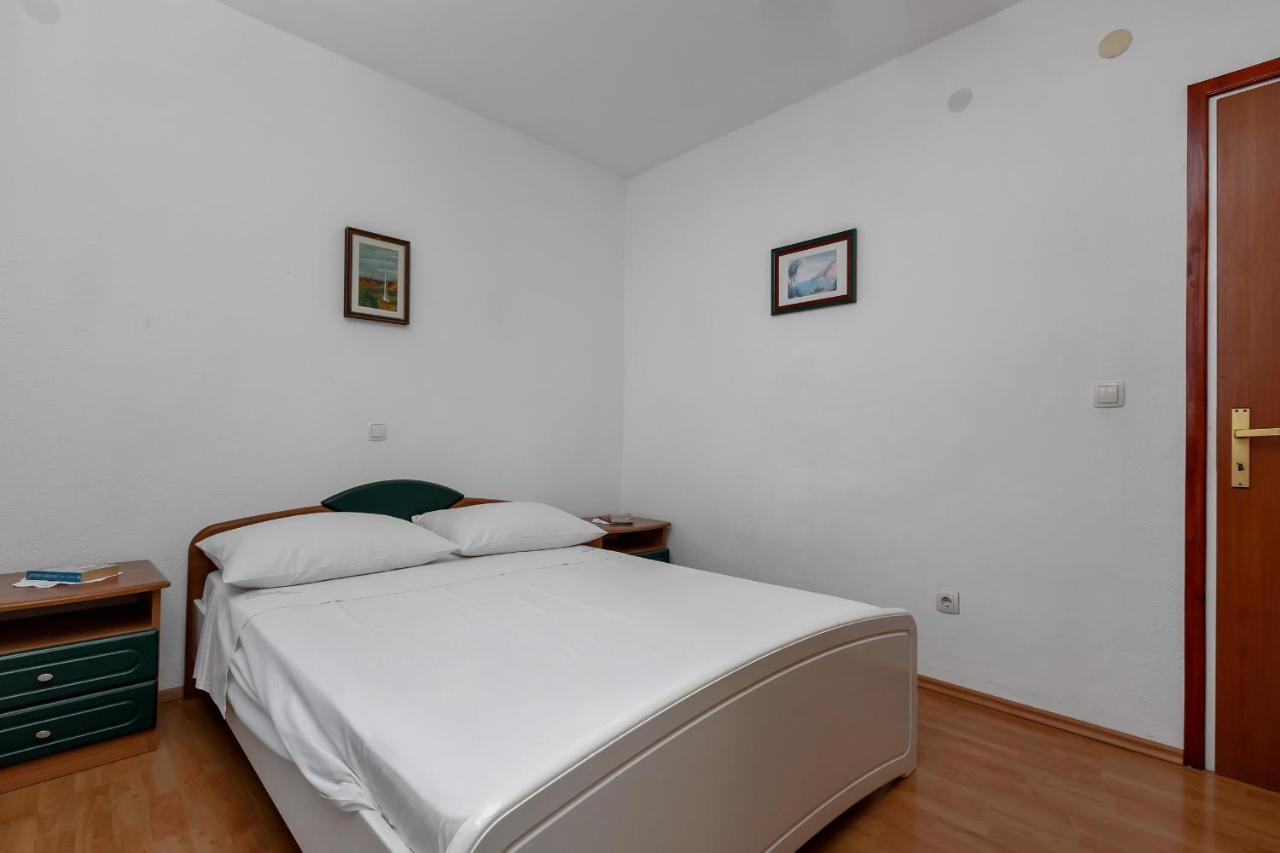Apartments Tihomir Musac Omis Bagian luar foto