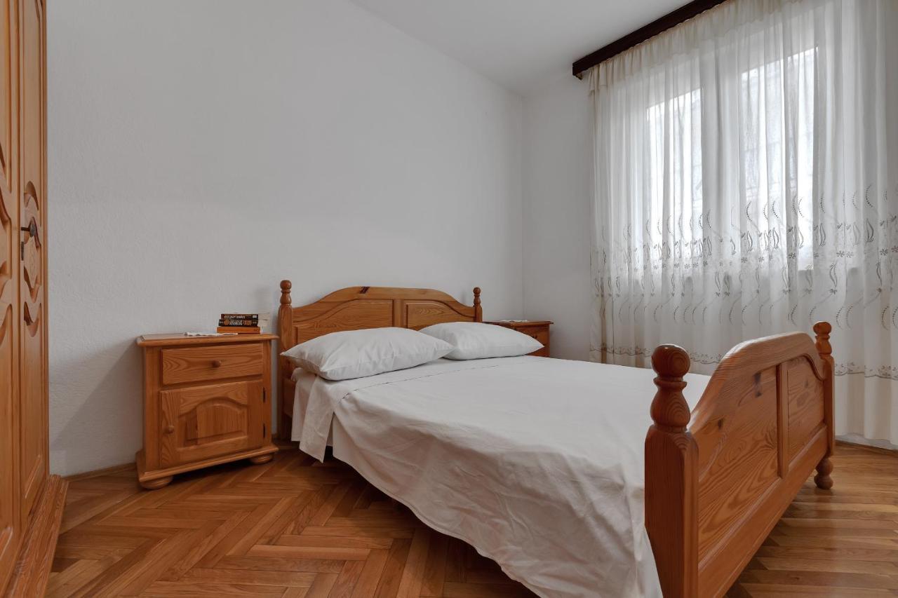 Apartments Tihomir Musac Omis Bagian luar foto