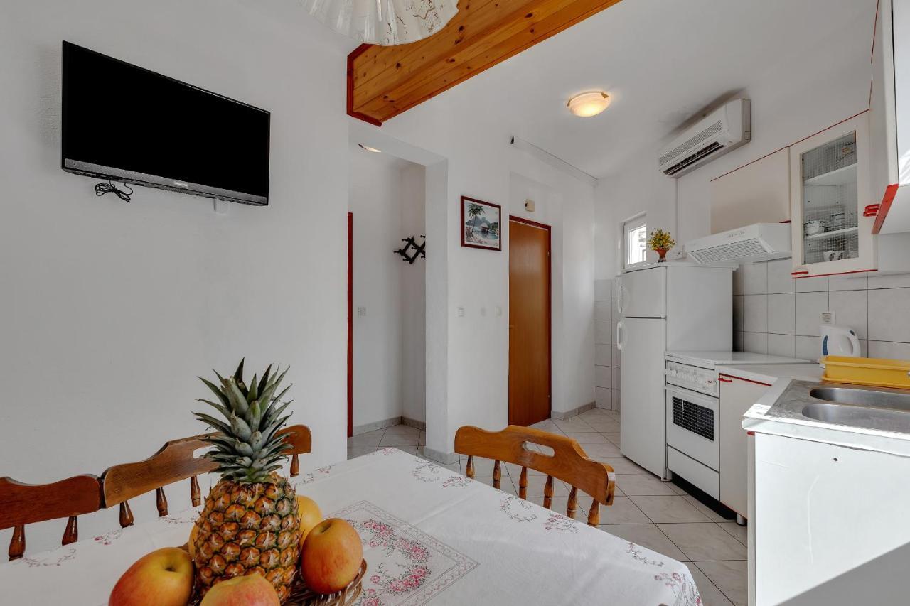 Apartments Tihomir Musac Omis Bagian luar foto
