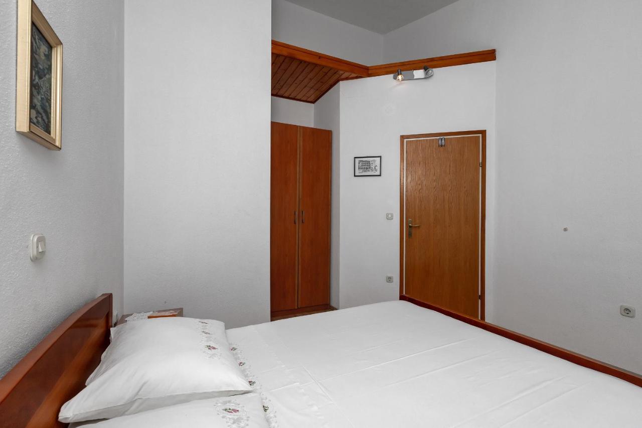 Apartments Tihomir Musac Omis Bagian luar foto