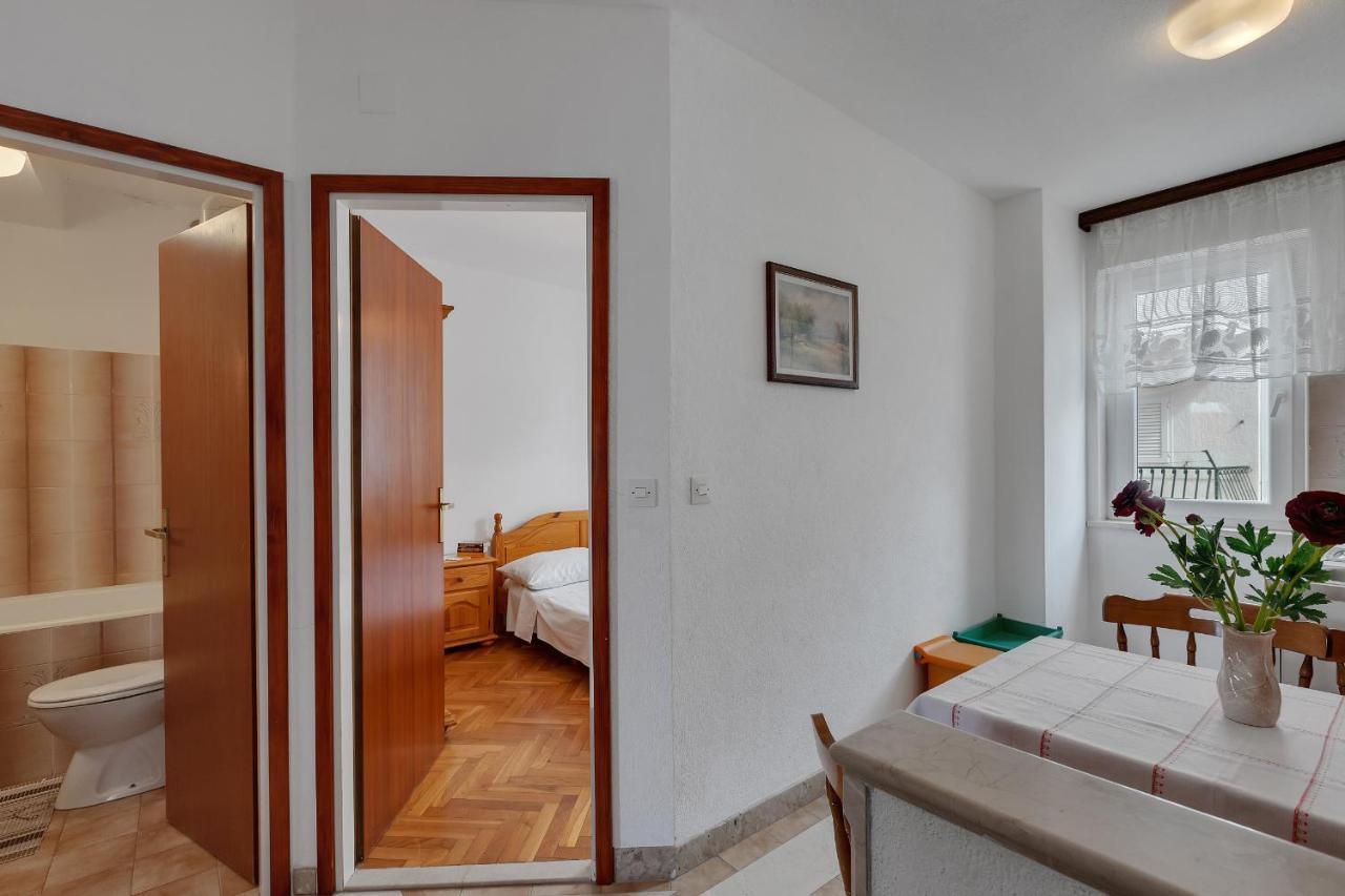 Apartments Tihomir Musac Omis Bagian luar foto