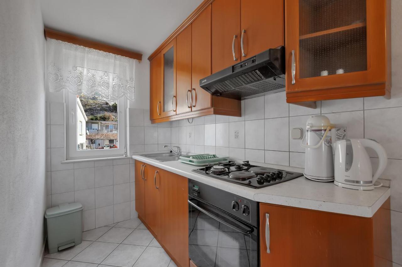Apartments Tihomir Musac Omis Bagian luar foto